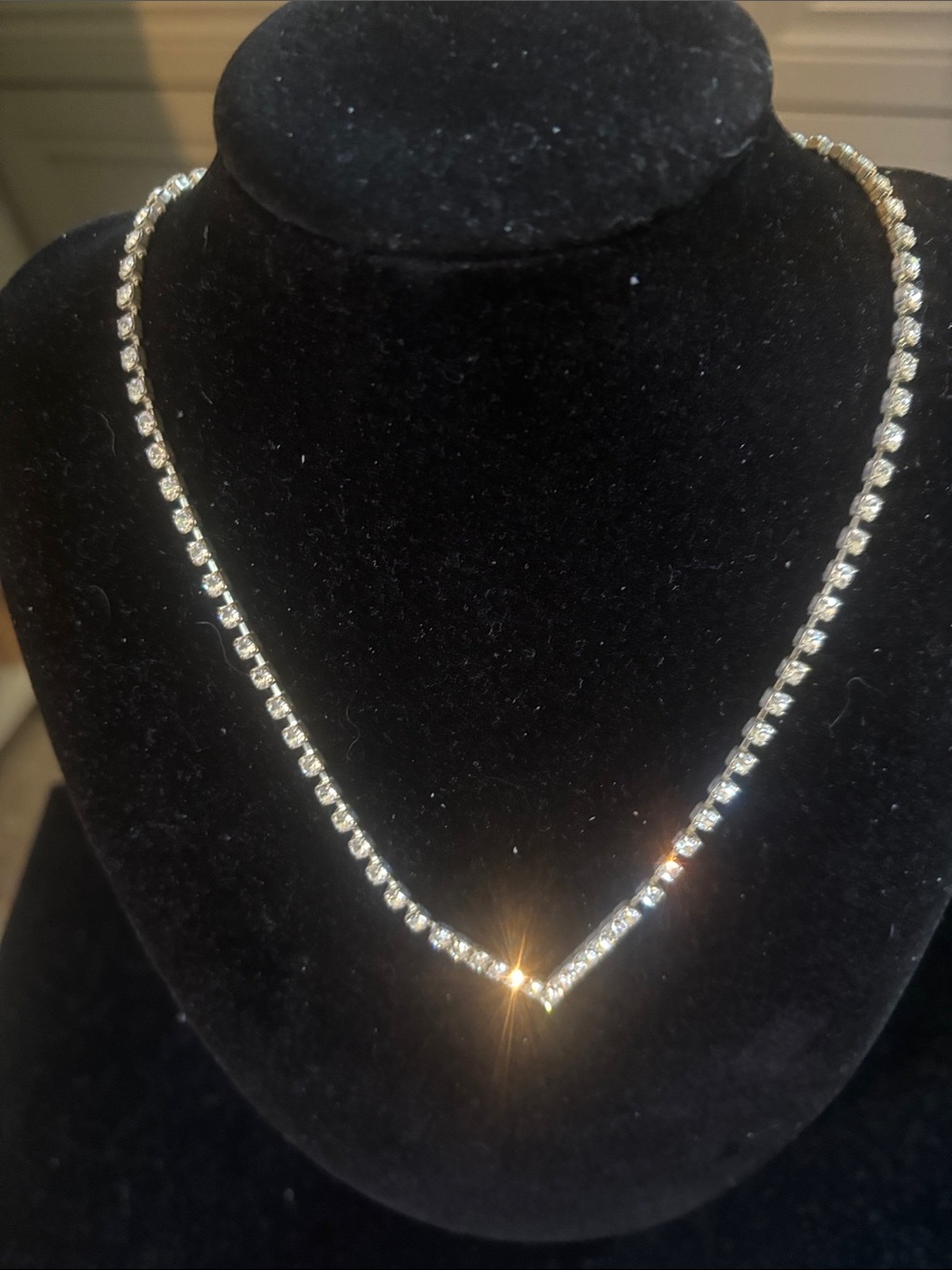 Silvertone V-Front rhinestone Tennis Necklace in Silver